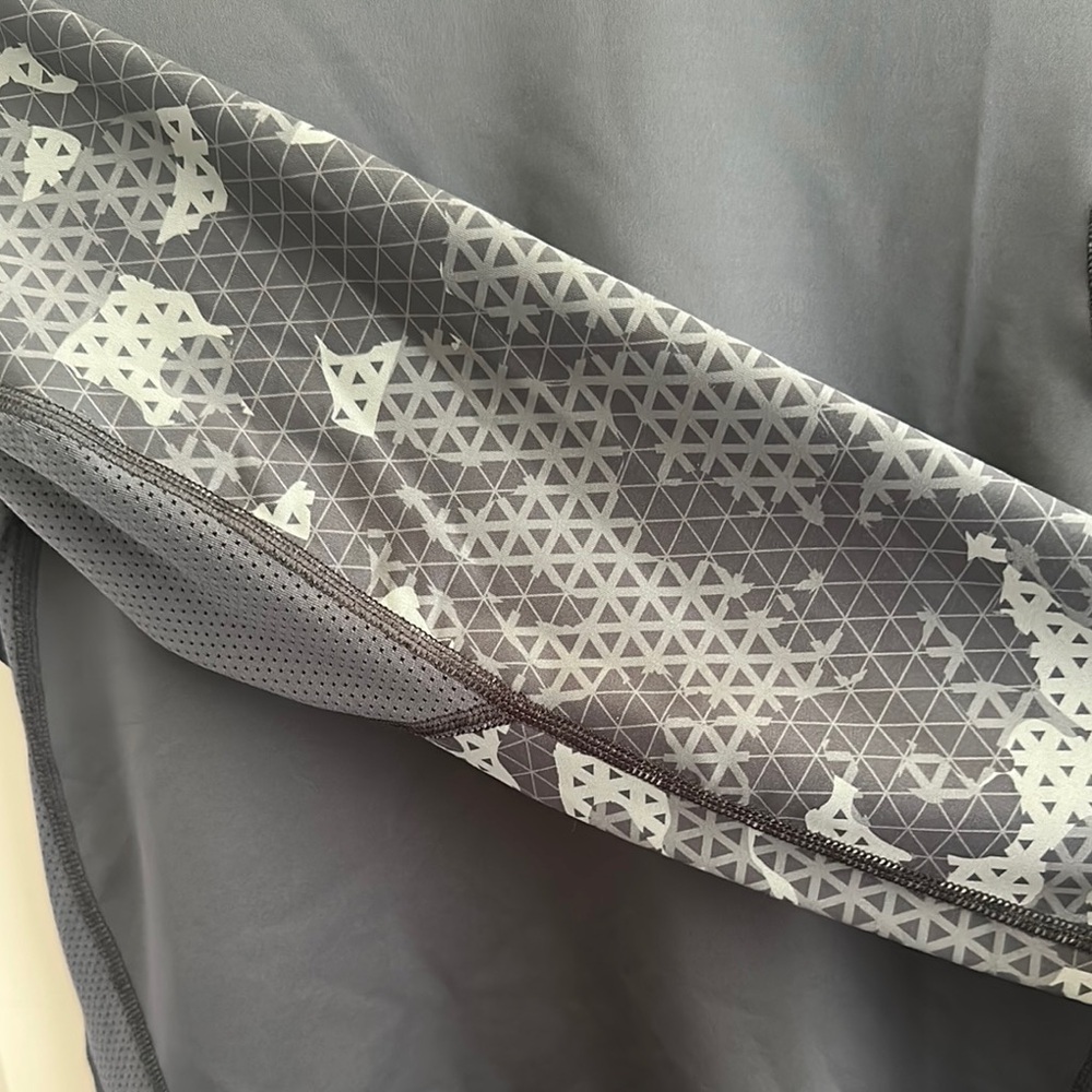 Nike Pro Combat Gray Performance Compression Top - Picture 3 of 8